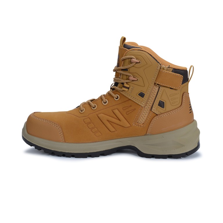New Balance Calibre Mid Boot